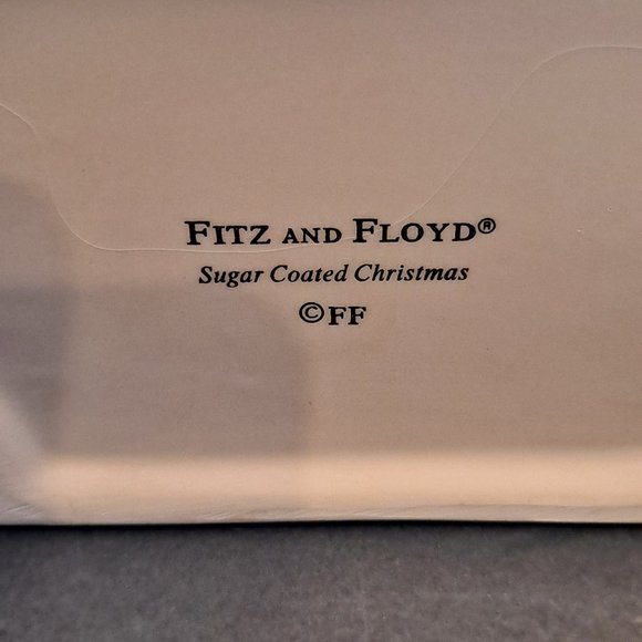 FITZ AND FLOYD CHRISTMAS NAPKIN HOLDER - Picture 6 of 8